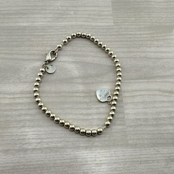 Tiffany & CO.9.25 Sterling Silver Beaded Bracelet With Heart Tag - Picture 4 of 4